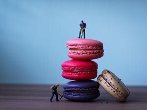 Preview wallpaper macarons, cookies, people, figurines, work