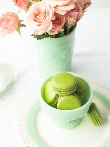 Preview wallpaper macarons, cookies, roses, flowers, bouquet