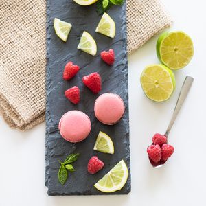 Preview wallpaper macaroon, raspberry, lime, dessert