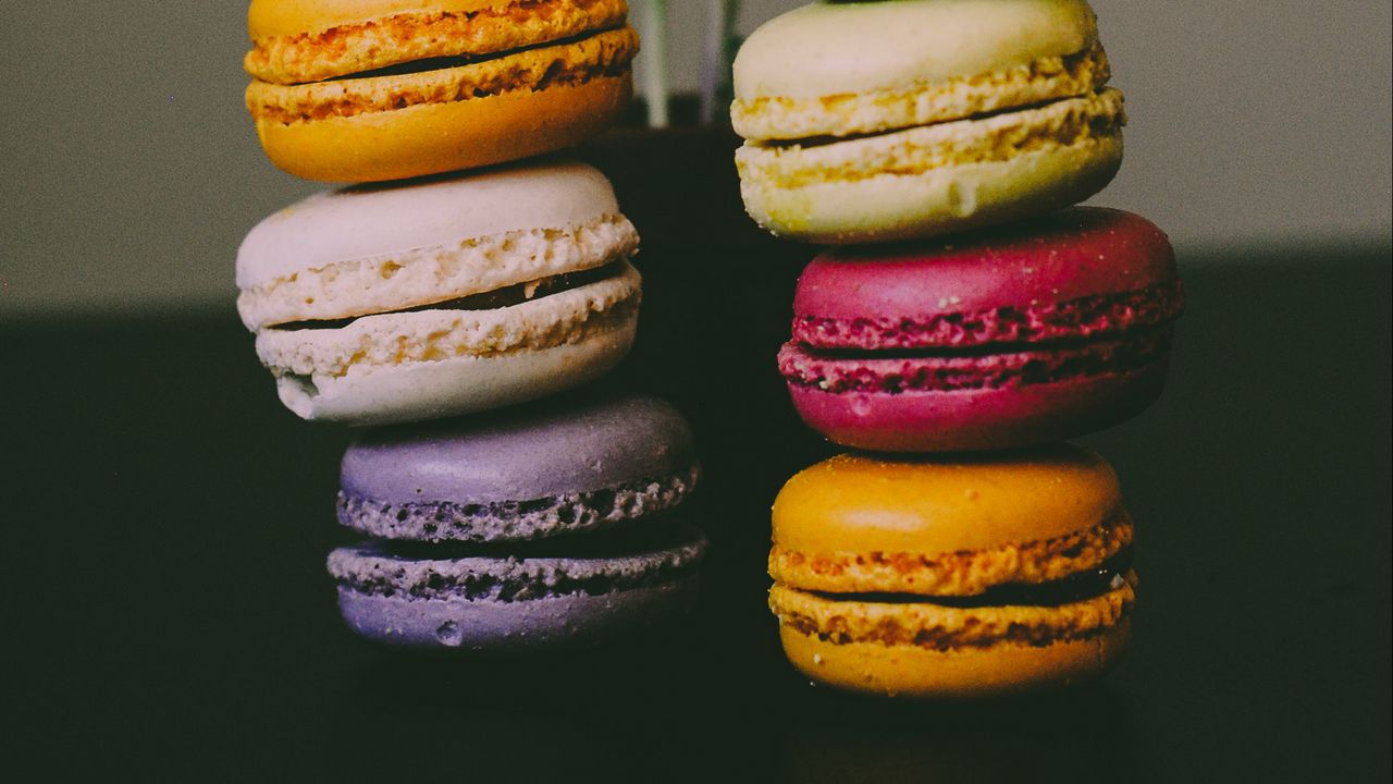 Wallpaper macaroons, almond biscuits, dessert, colorful