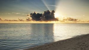 Preview wallpaper maldives, coast, beach, evening, decline, sand, sky, clouds