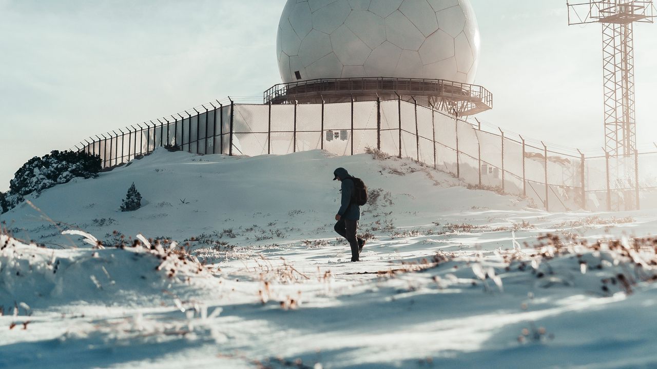 Wallpaper man, alone, building, ball, snow, winter, white