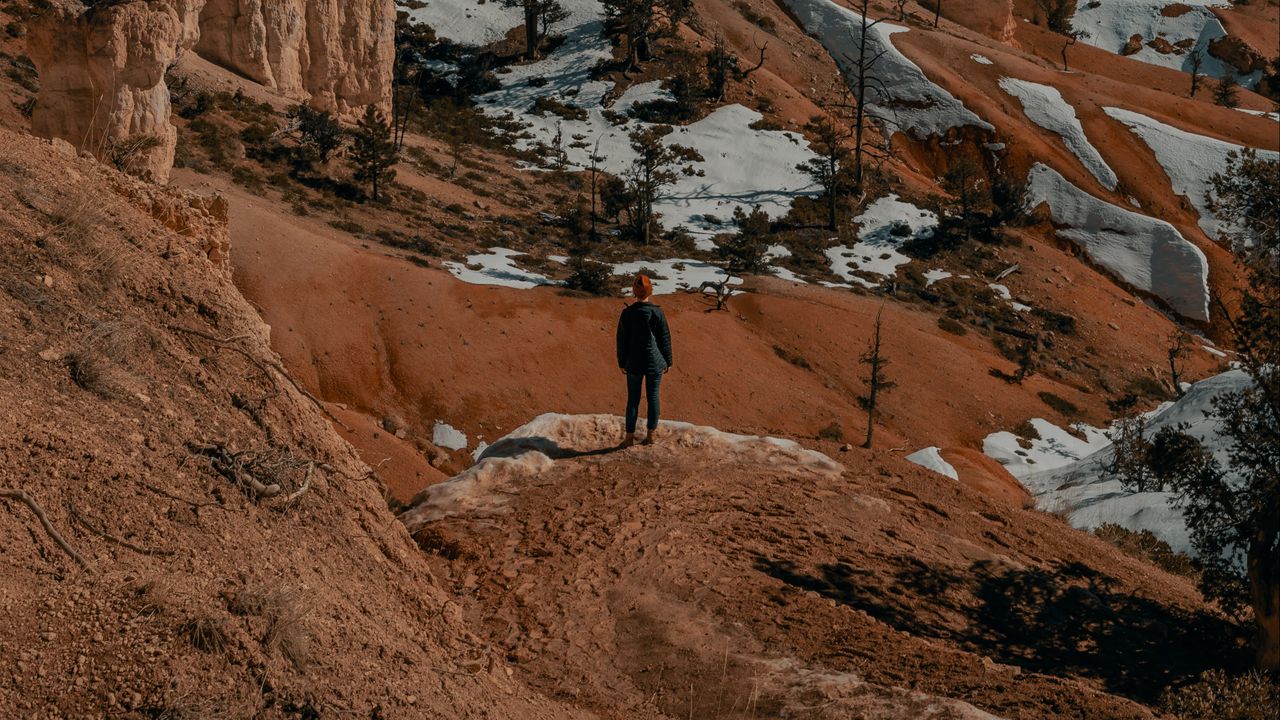 Wallpaper man, alone, canyon, rocks, snow