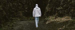 Preview wallpaper man, alone, rock, gorge