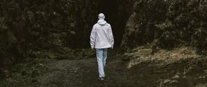 Preview wallpaper man, alone, rock, gorge