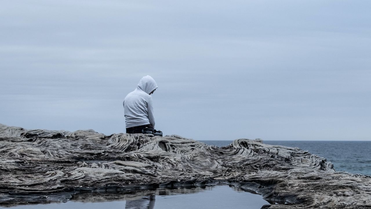 Wallpaper man, alone, sad, rock, sea