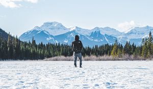Preview wallpaper man, alone, snow, winter, nature