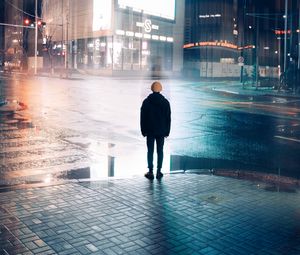 Preview wallpaper man, alone, street, city, night