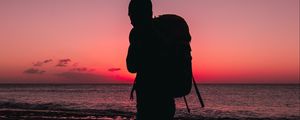 Preview wallpaper man, backpack, silhouette, beach, dark