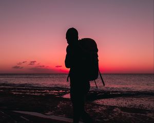 Preview wallpaper man, backpack, silhouette, beach, dark