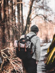 Preview wallpaper man, backpack, tourist, travel, nature