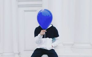 Preview wallpaper man, balloon, face