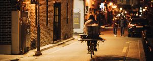 Preview wallpaper man, bike, courier, street, lights, night