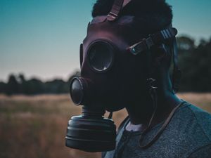 Preview wallpaper man, gas mask, mask, dark