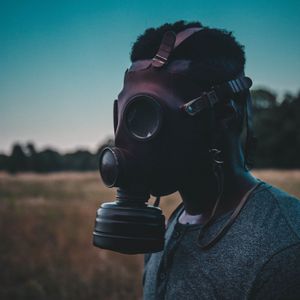 Preview wallpaper man, gas mask, mask, dark
