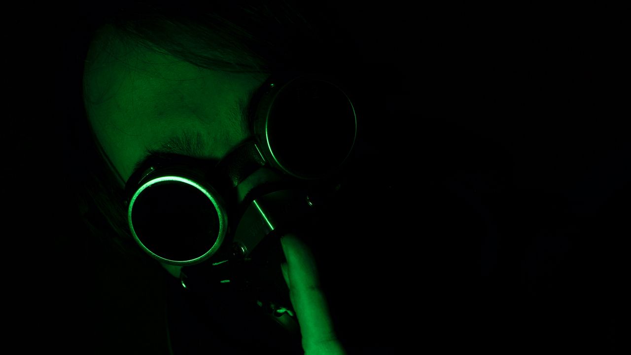 Wallpaper man, glasses, mask, steampunk, backlight, green, dark