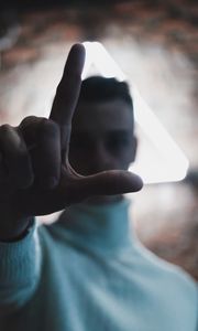 Preview wallpaper man, hand, fingers, gesture