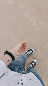 Preview wallpaper man, hand, tattoo, legs, beach