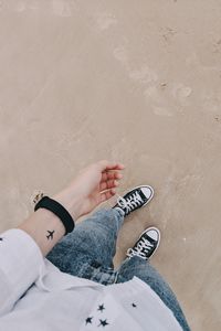 Preview wallpaper man, hand, tattoo, legs, beach