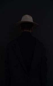 Preview wallpaper man, hat, dark
