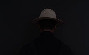 Preview wallpaper man, hat, dark