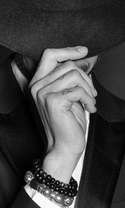 Preview wallpaper man, hat, hand, gesture, style, black and white