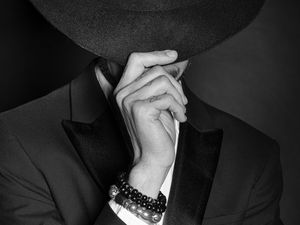 Preview wallpaper man, hat, hand, gesture, style, black and white