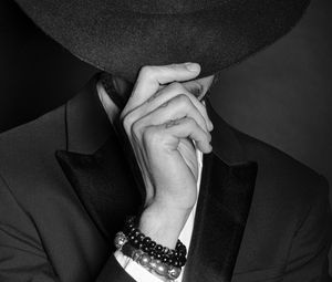 Preview wallpaper man, hat, hand, gesture, style, black and white