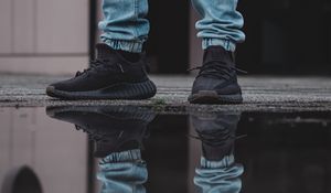 Preview wallpaper man, legs, puddle, reflection, style
