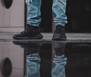 Preview wallpaper man, legs, puddle, reflection, style