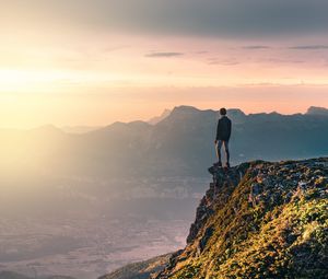 Preview wallpaper man, loneliness, alone, mountains, solitude