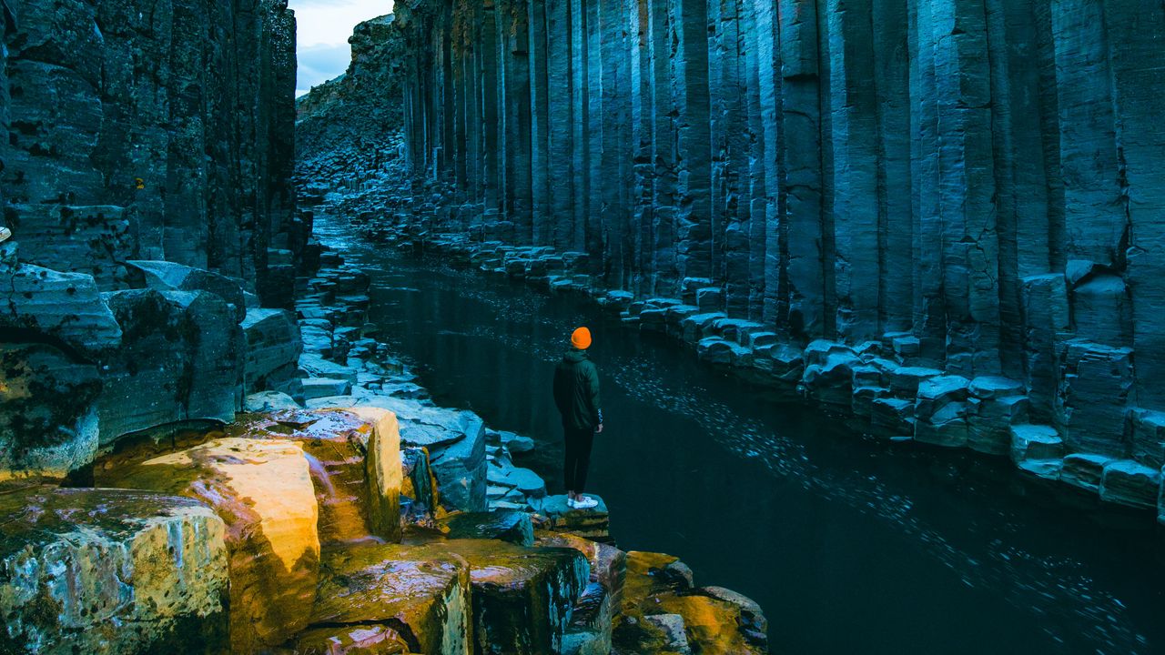 Wallpaper man, loneliness, alone, rocks, river