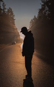 Preview wallpaper man, loneliness, alone, silhouette, rays