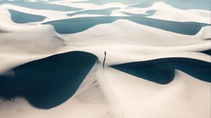 Preview wallpaper man, loneliness, alone, desert, sand, footprints