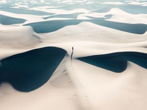 Preview wallpaper man, loneliness, alone, desert, sand, footprints