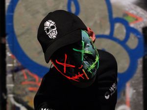 Preview wallpaper man, mask, cap, skull, black