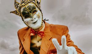 Preview wallpaper man, mask, costume, carnival, holiday