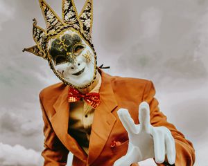 Preview wallpaper man, mask, costume, carnival, holiday