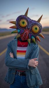 Preview wallpaper man, mask, funny, road