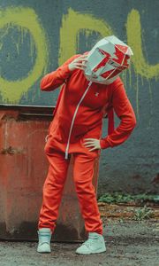 Preview wallpaper man, mask, helmet, box