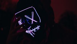 Preview wallpaper man, mask, neon, glow, dark