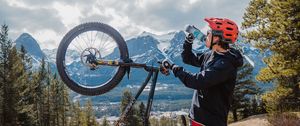 Preview wallpaper man, mountain bike, bike, mountains, sport