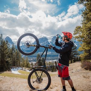 Preview wallpaper man, mountain bike, bike, mountains, sport