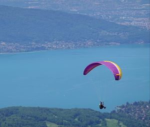 Preview wallpaper man, parachute, sea, aerial view