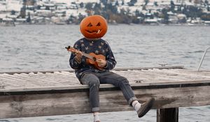 Preview wallpaper man, pumpkin, ukulele, halloween, funny