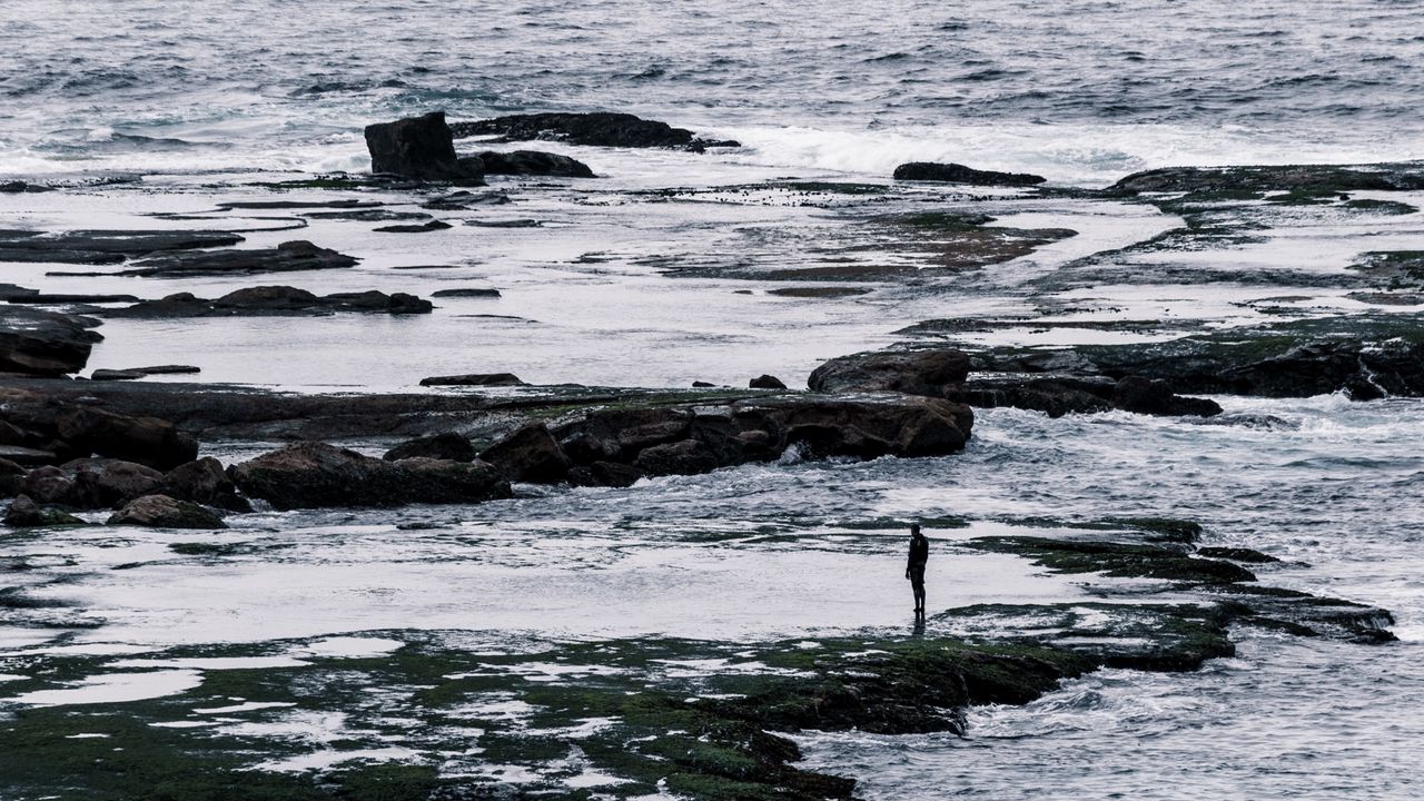 Wallpaper man, sea, rocks, waves
