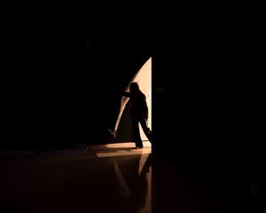 Preview wallpaper man, silhouette, exit, light, darkness