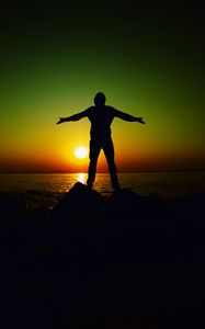 Preview wallpaper man, silhouette, freedom, sunset