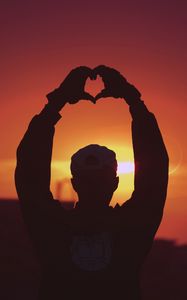 Preview wallpaper man, silhouette, heart, sunset, hands