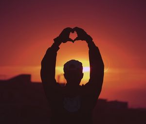 Preview wallpaper man, silhouette, heart, sunset, hands